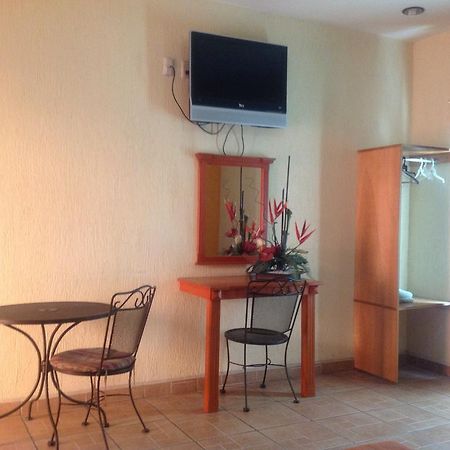 Hotel Genoves San Juan de los Lagos Zimmer foto
